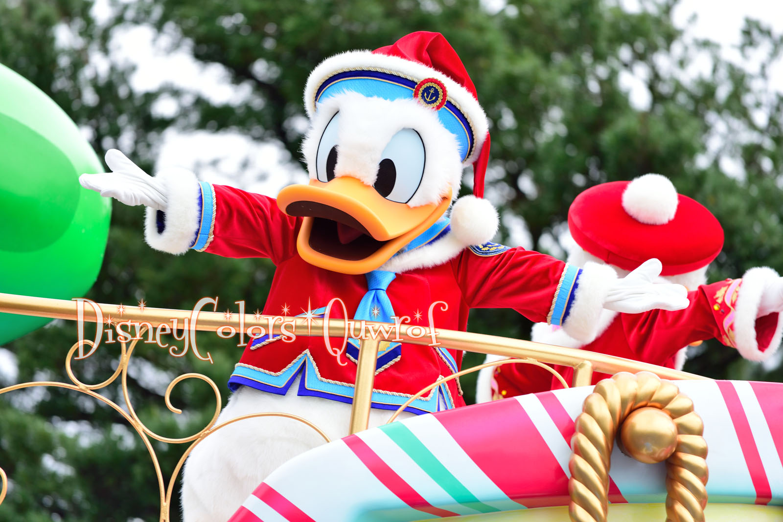 ２つのクリスマスパレードを鑑賞 15年11月9日と11日 ディズニーランドのインレポ Disney Colors Blog