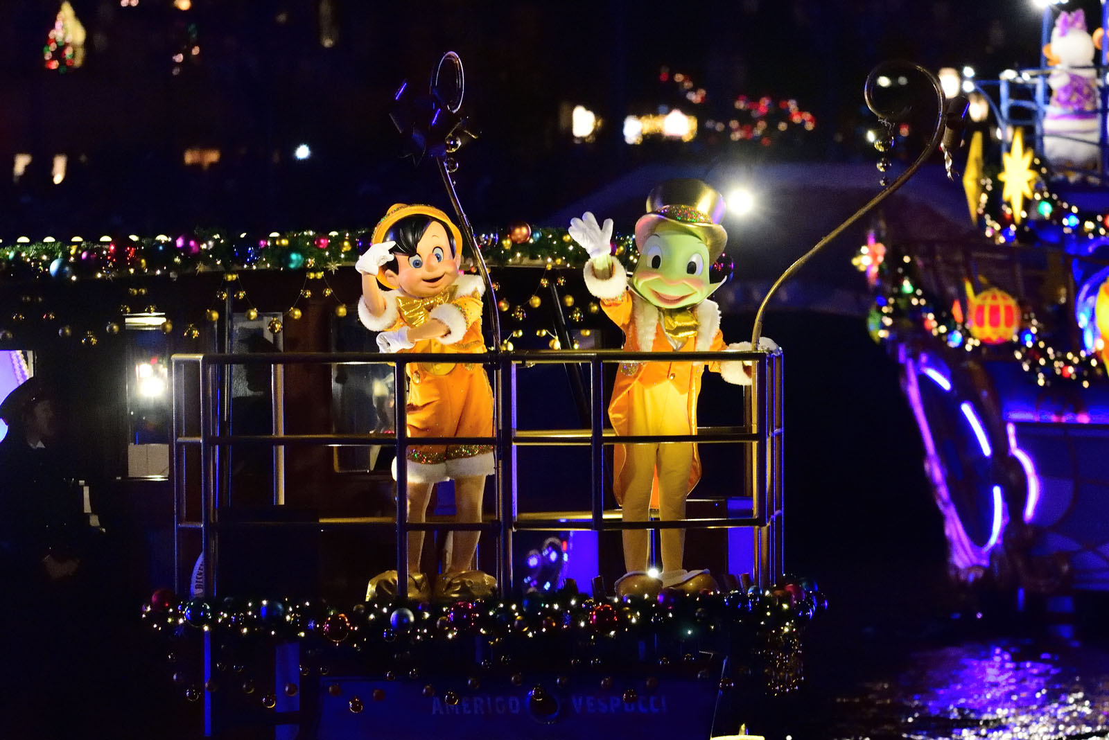 カラー・オブ・クリスマス2018 ピノキオ ジミニー・クリケット