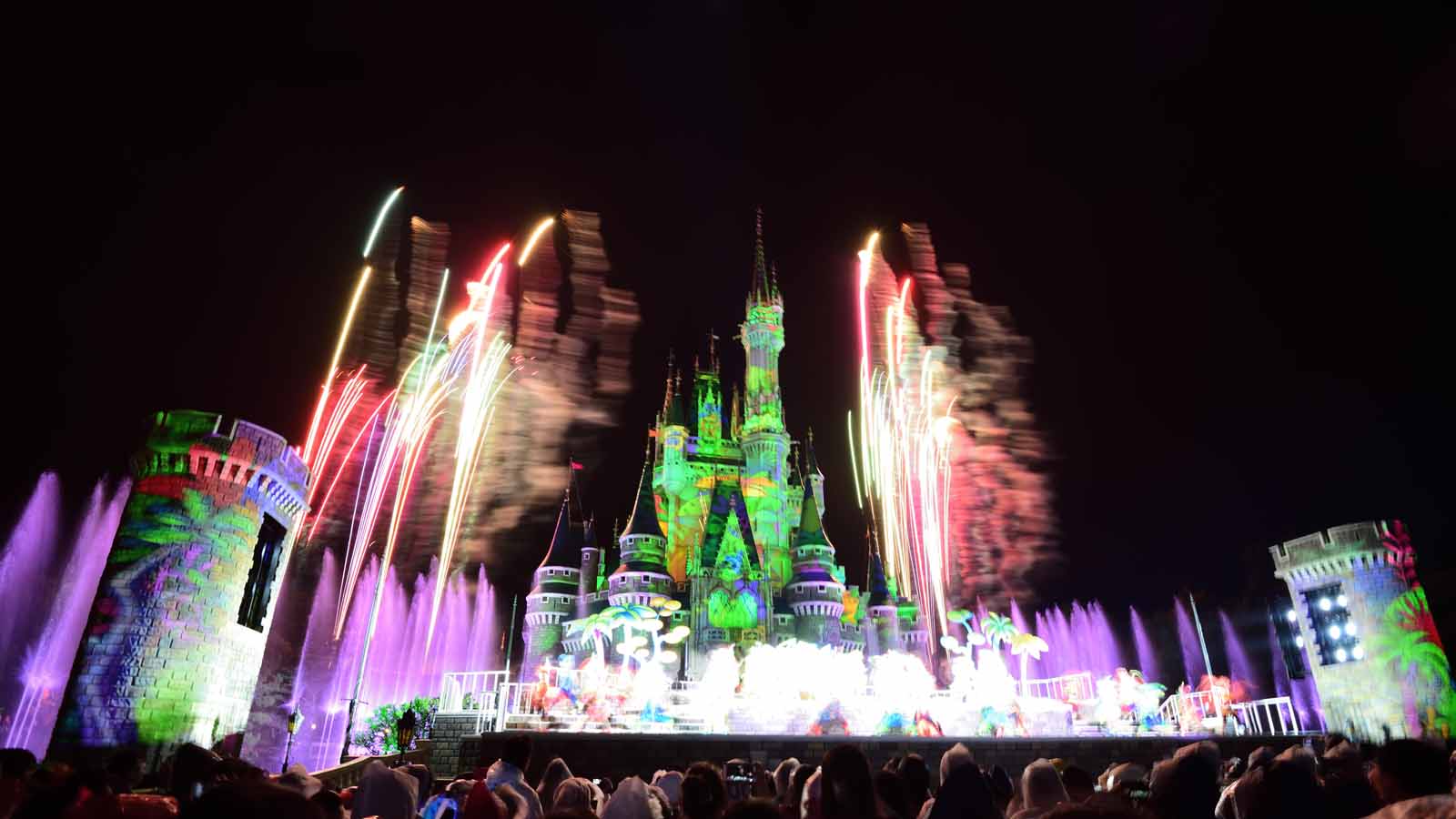 6年ぶりのキャッスルショーは超進化の熱いショーだった！『ドナルドの