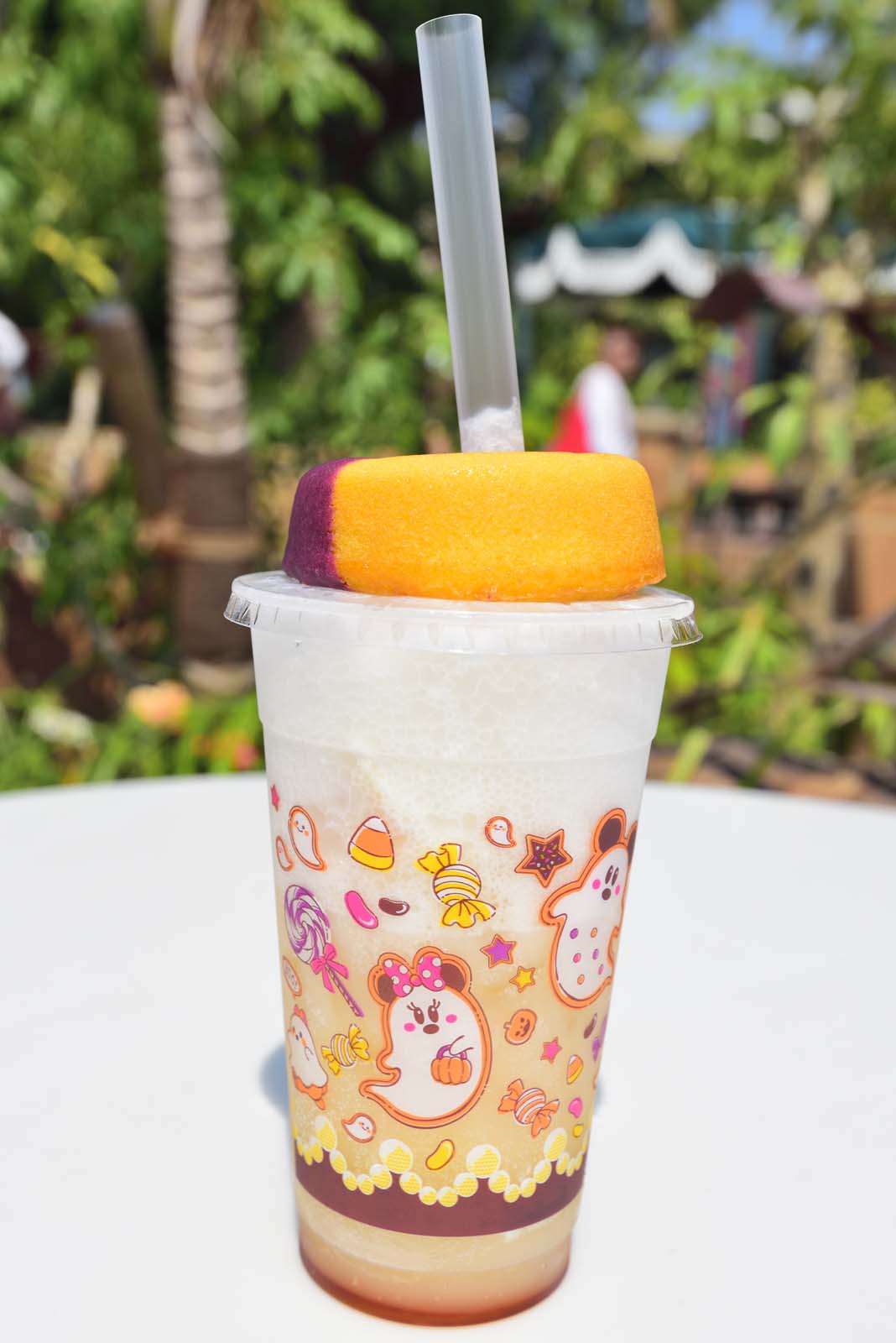 衝撃的すぎるポップコーン味のドリンクを飲んできました Tdl ディズニー ハロウィーン19 ポップコーンソーダ ドーナツ Disney Colors Blog