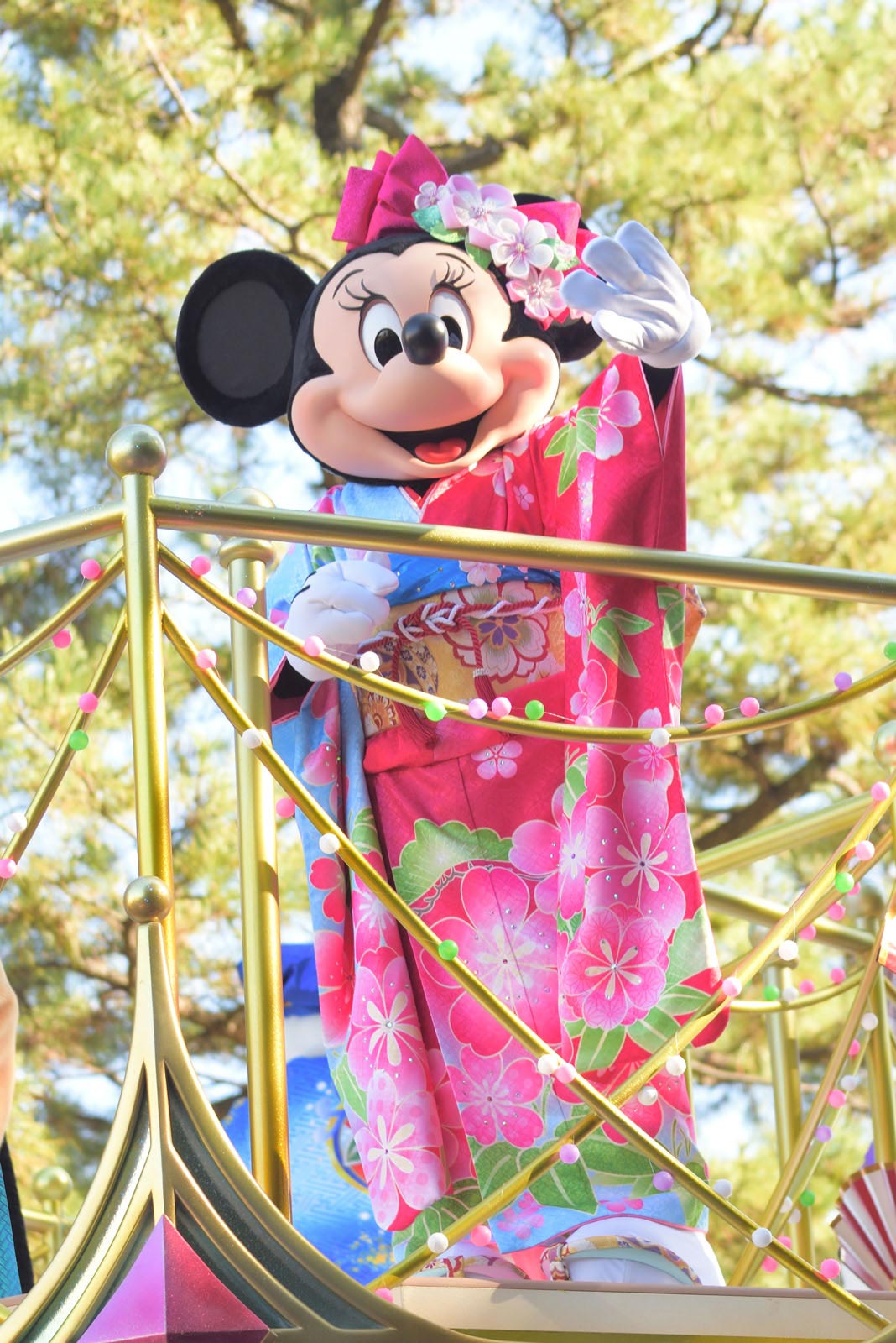 ミッキーもミニーも 着物姿のキャラがパレードに登場 ディズニーランドのお正月 年1月3日のパークレポート Disney Colors Blog